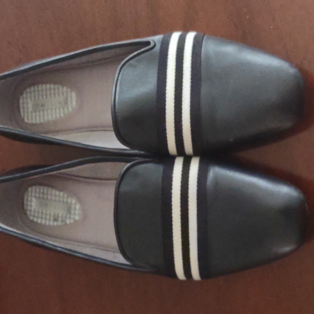 Com+sens black loafers women's size 9.5